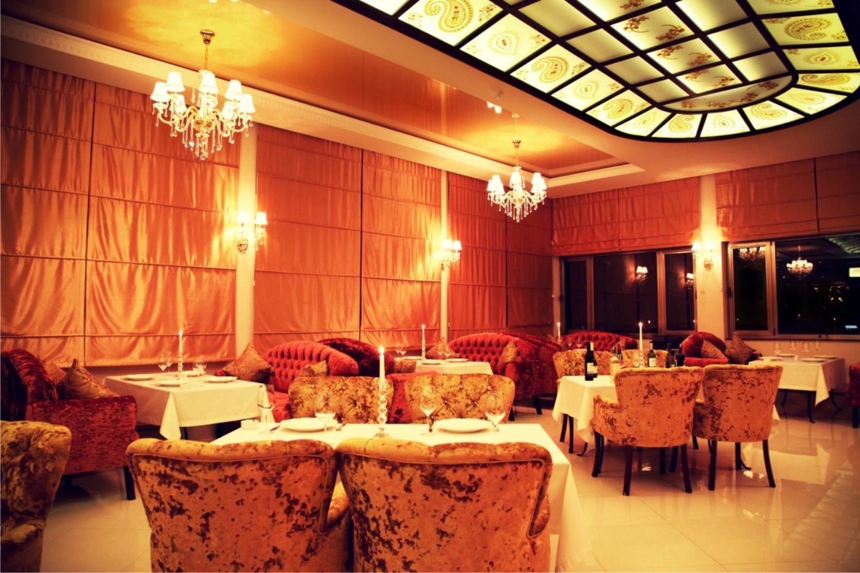 East Legend Hotel Baku Eksteriør billede