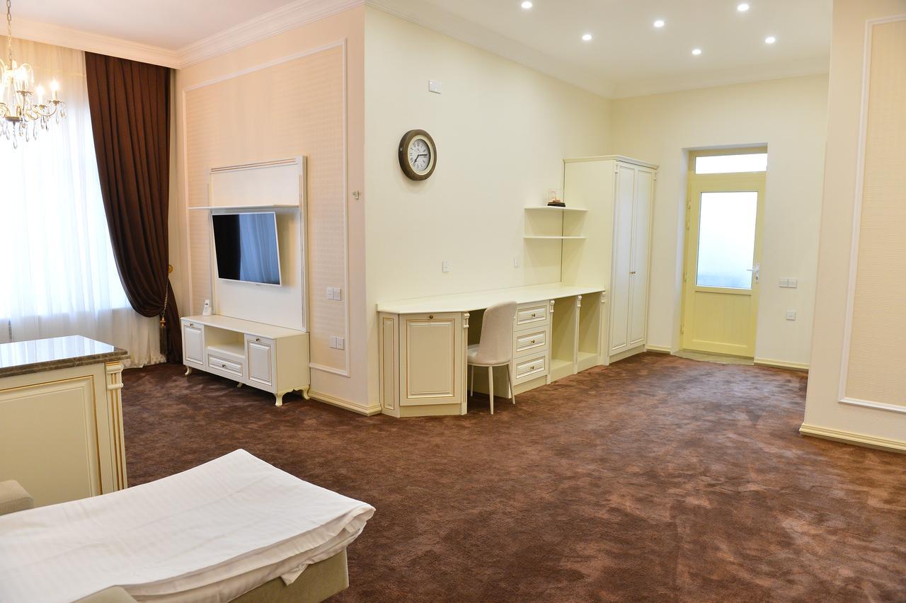 East Legend Hotel Baku Eksteriør billede